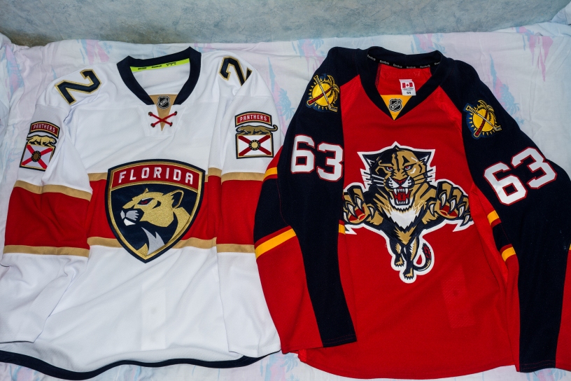 Authentic or knockoff — NHL sweaters - The Daily Universe